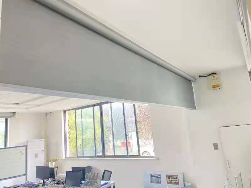 新恒邦電動擋煙垂壁