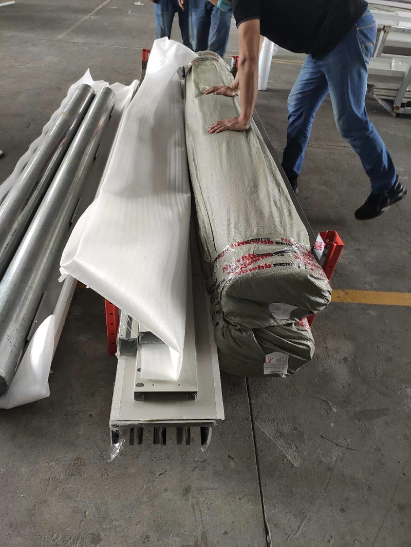 卷簾門(mén)包裝中