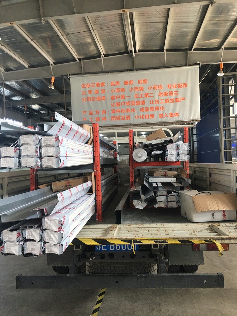 昆山杰昱成抗風門發貨